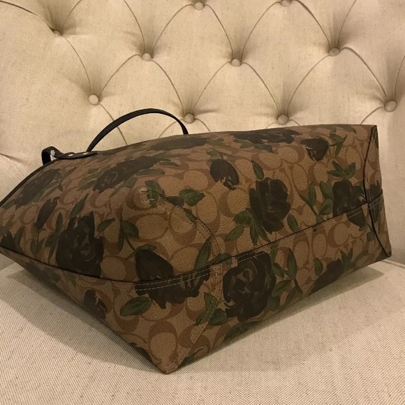 NWT Coach Reversible City Tote Bag Camo Rose - Picture 5 of 8